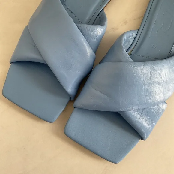 Zara Blue Leather Square Toe Flat Cross Strap Sandals - Picture 4 of 8